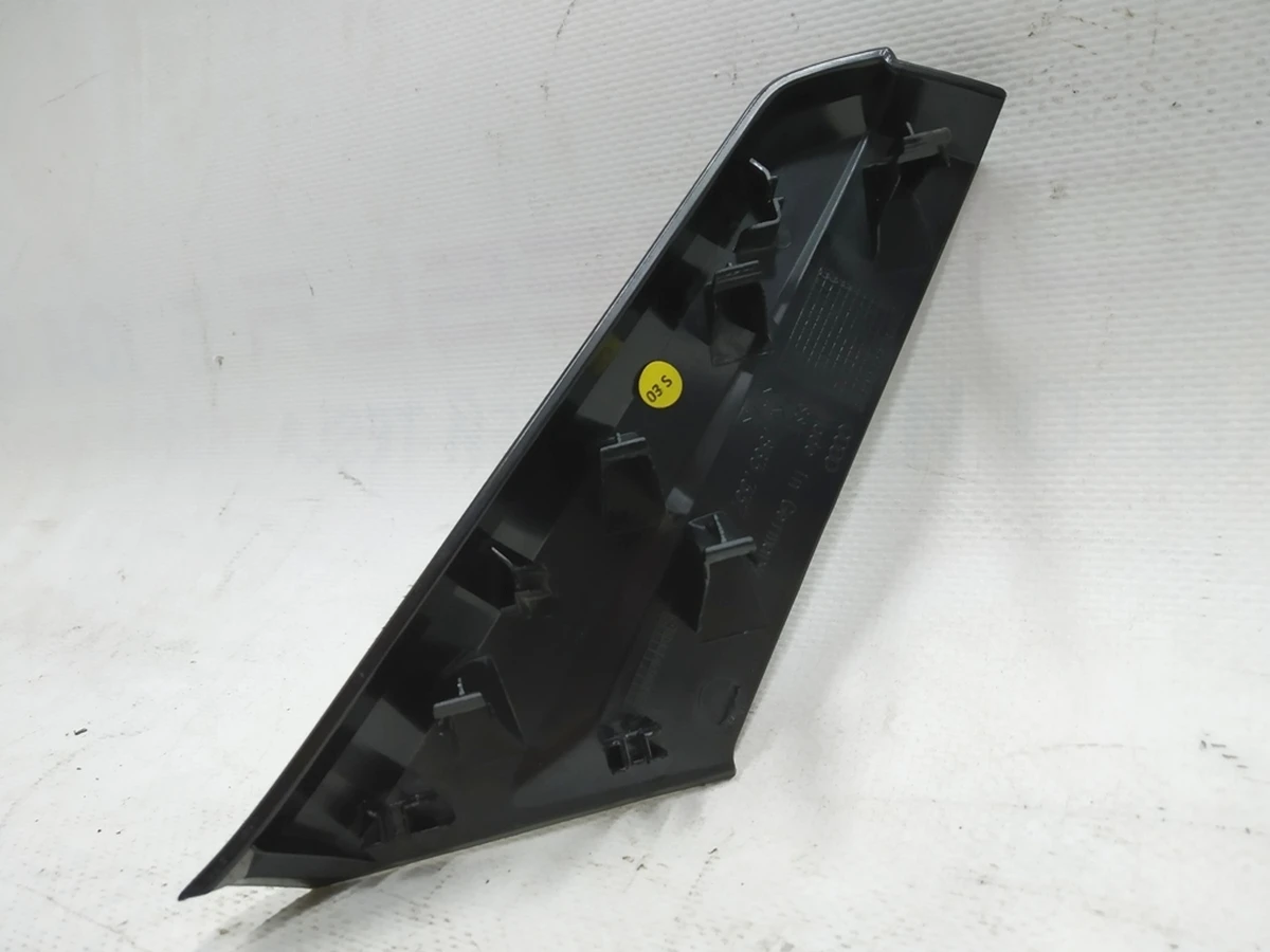 Накладка панели управления и индикации центральной консоли слева Audi E-tron 4KL863337