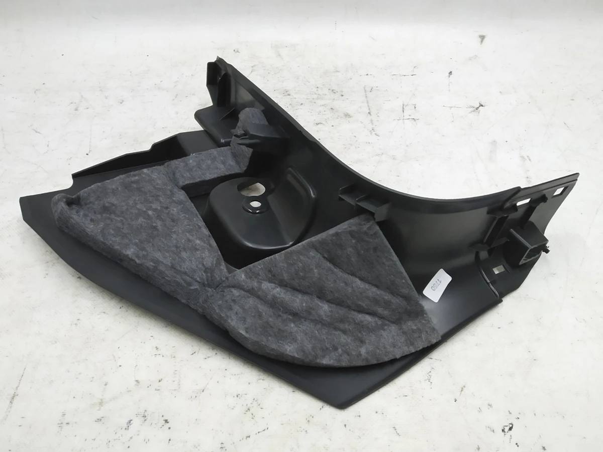 Облицювання стійки А нижня ліва Audi E-tron 4KL867271