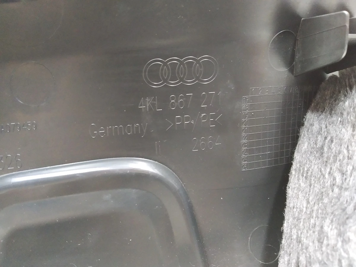 Облицювання стійки А нижня ліва Audi E-tron 4KL867271