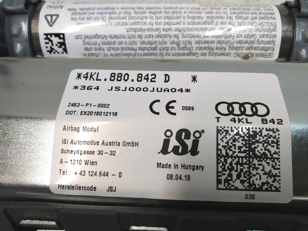 Подушка безопасности коленная с повреждением Audi E-tron 4KL880842D
