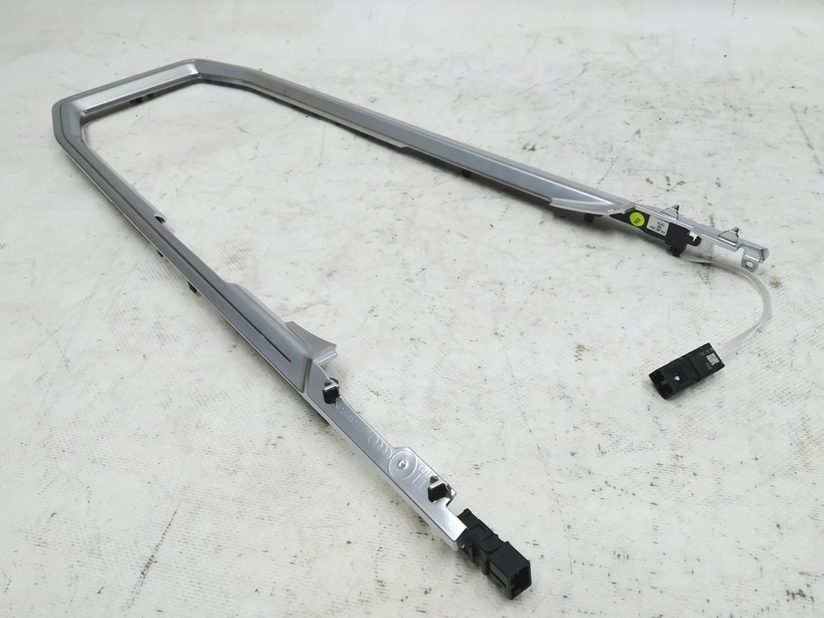 Накладка декоративна центральної консолі з підсвічуванням Audi E-tron 4KL947209