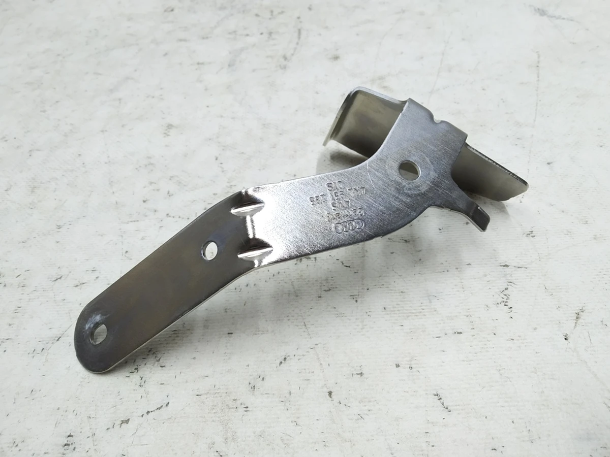 Кронштейн электронной сирены Audi E-tron 4KL951285