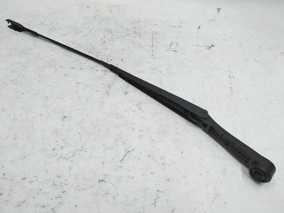 Рычаг щётки стеклоочистителя правый Audi E-tron 4KL955408