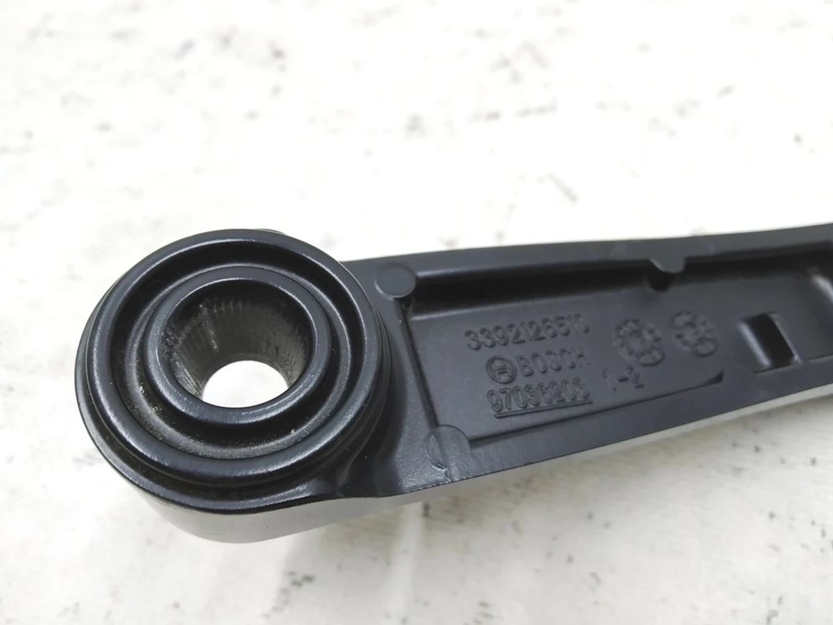 Рычаг щётки стеклоочистителя правый Audi E-tron 4KL955408