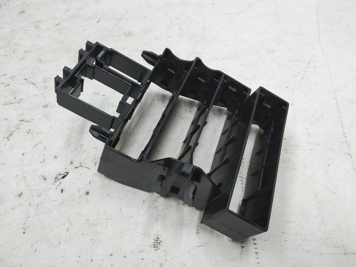 Утримувач блоку запобіжників Audi E-tron 4KL971845