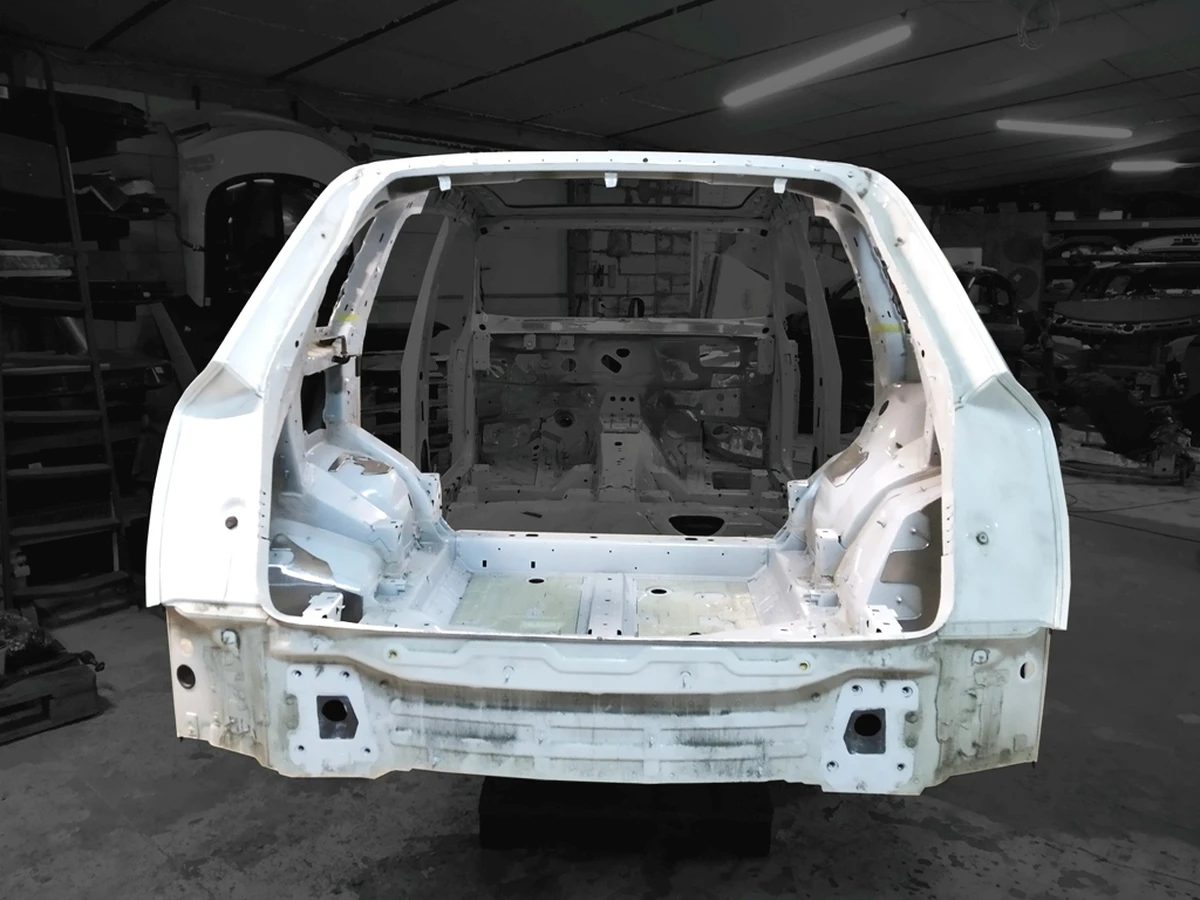 Body cutting part rear Audi Q7 4M0802069