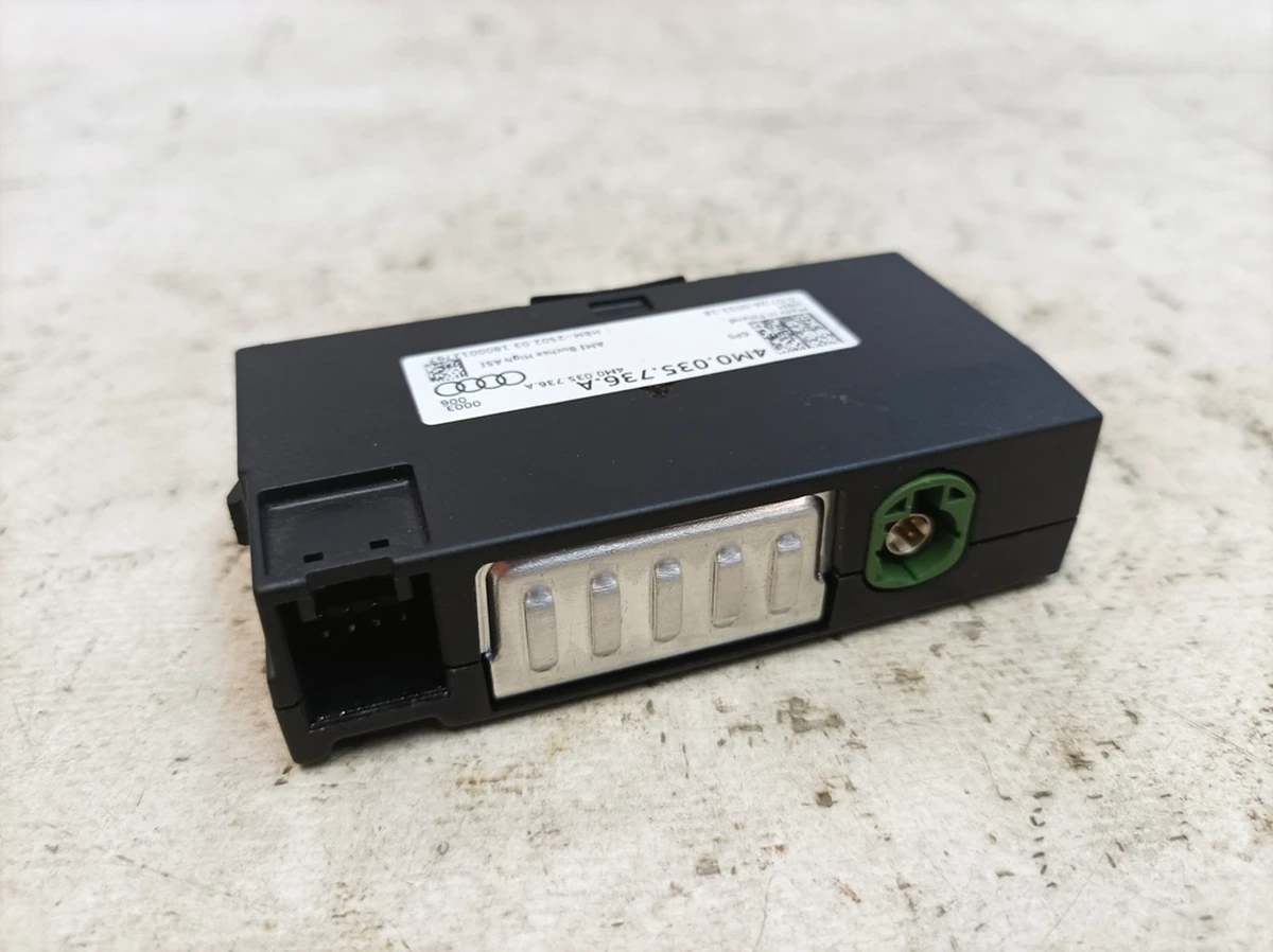 USB AUX block for connecting external audio sources (USB HUB) Audi Q7 4M0035736A