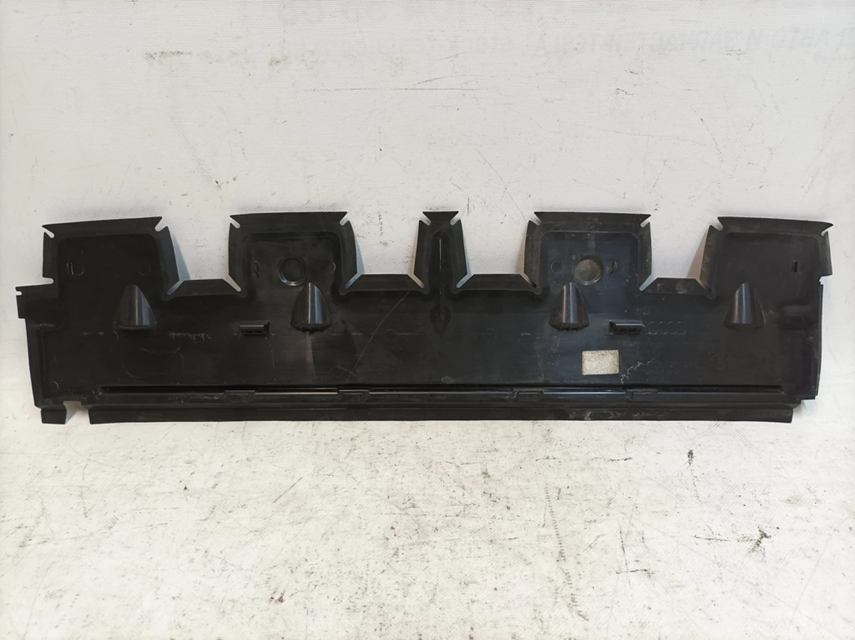 Корпус повітроводу радіатора передній нижній Audi Q7 4M0121286A