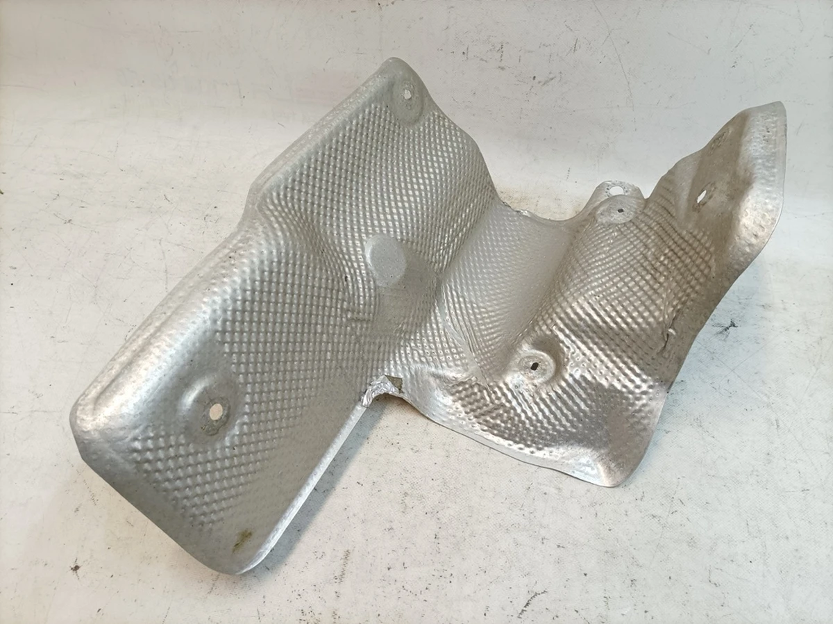 Екран теплозахисний паливного бака середній Audi Q7 4M0201308H