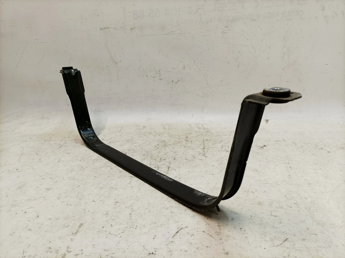 Clamp fastening fuel tank middle damaged Audi Q7 4M0201392F