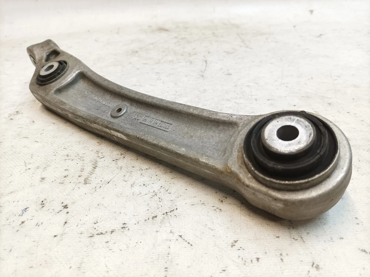 Carrying arm left with damaged silent blocks Audi Q7 4M0407151H