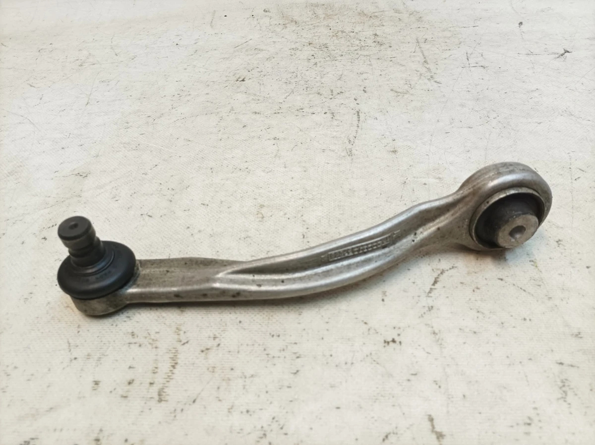 Front suspension arm right upper rear with worn silent block Audi Q7 4M0407510B
