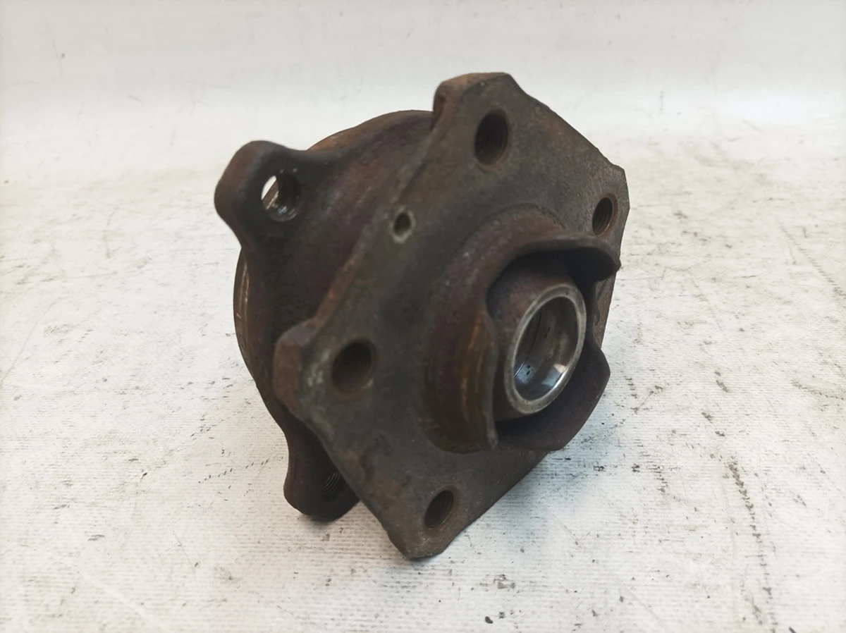 Ступица задняя с поврежденным подшипником в сборе 29,33 (5KL) Audi Q7 4M0407607