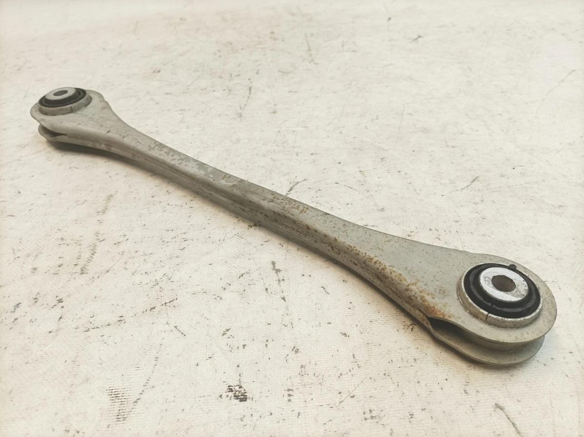 Рычаг поперечный задней подвески левый задний Audi Q7 4M0501529Q