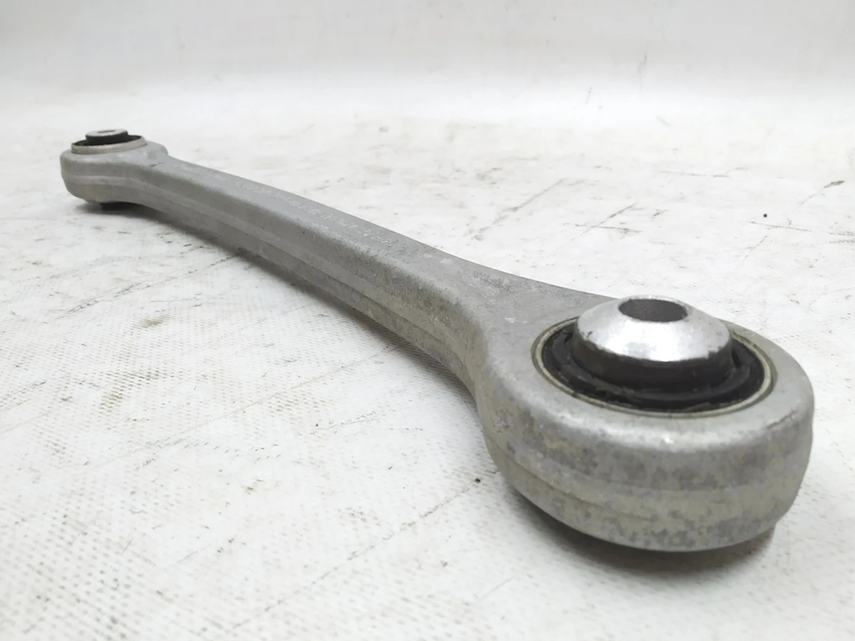 Рычаг поперечный левый Audi E-tron 4M0505291F