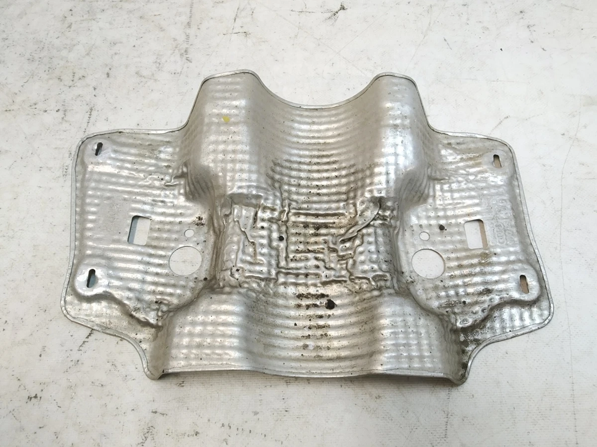 Shield heat shield rear axle drive Audi Q7 4M0521443D