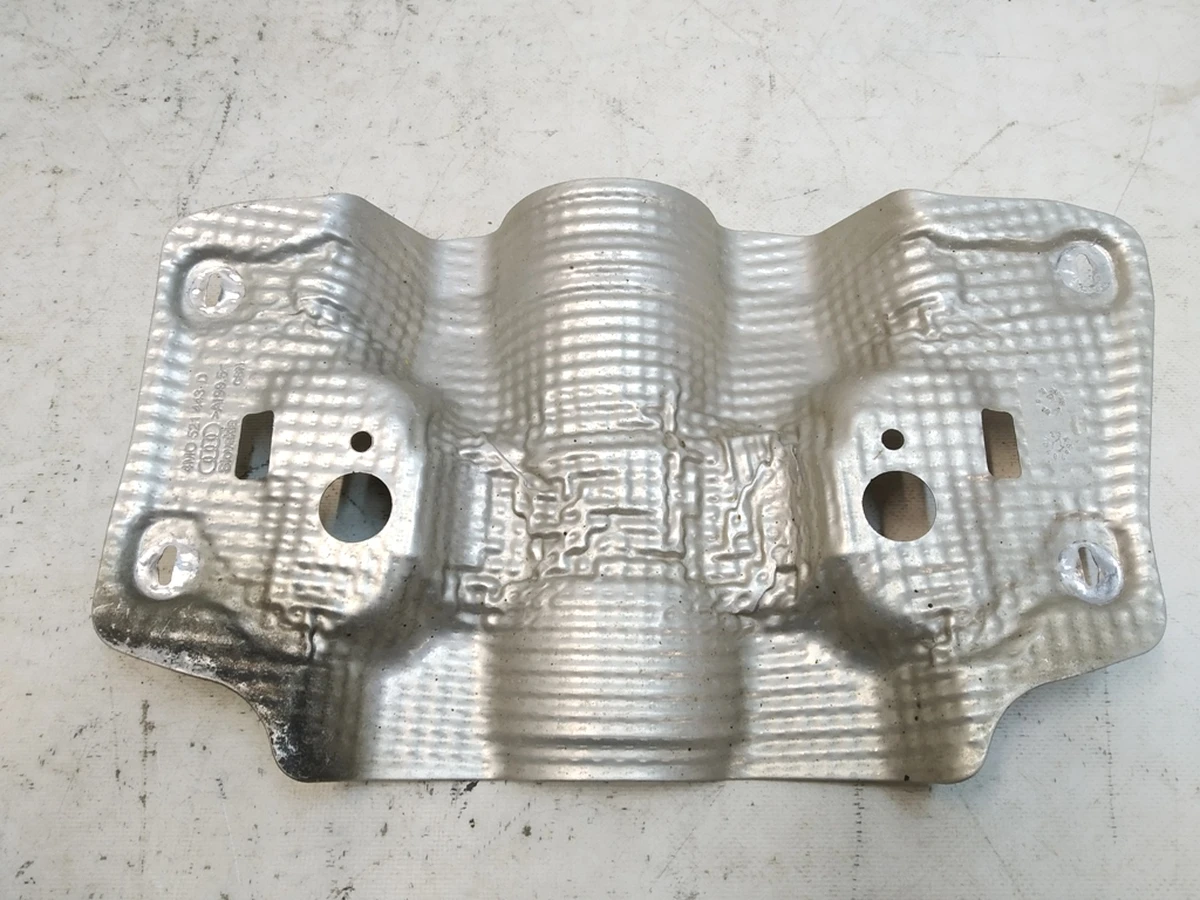 Shield heat shield rear axle drive Audi Q7 4M0521443D