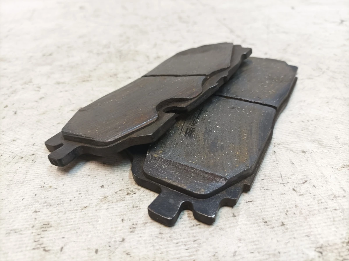 Колодки гальмівні передні 3-5mm комплект 2 штуки Audi Q7 4M0615115CE