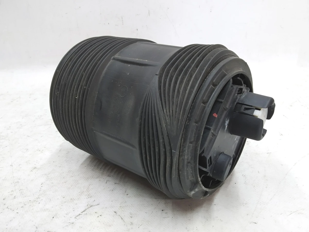 Стійка пневматична права Audi E-tron 4M0616002AD