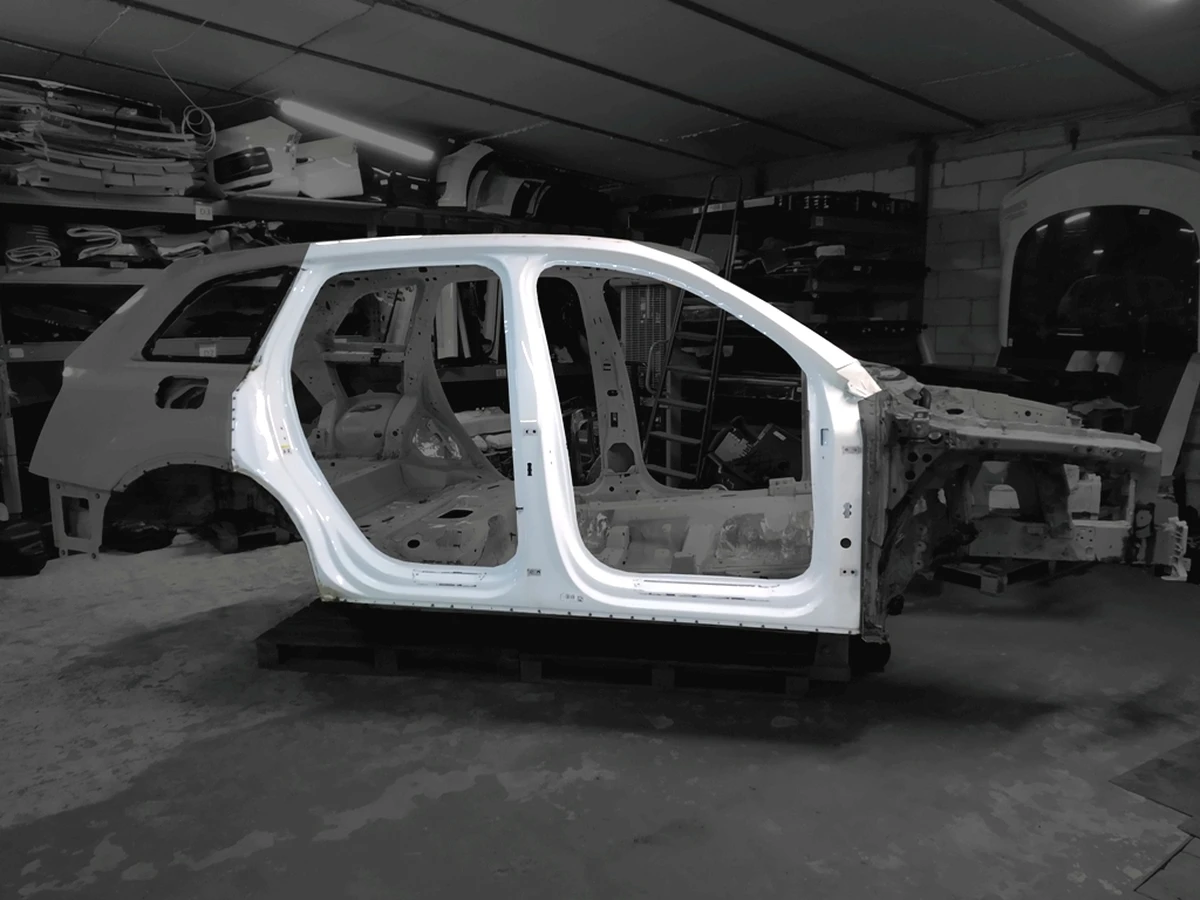 Body part of A/B/C pillar with threshold right Audi Q7 4M0809840