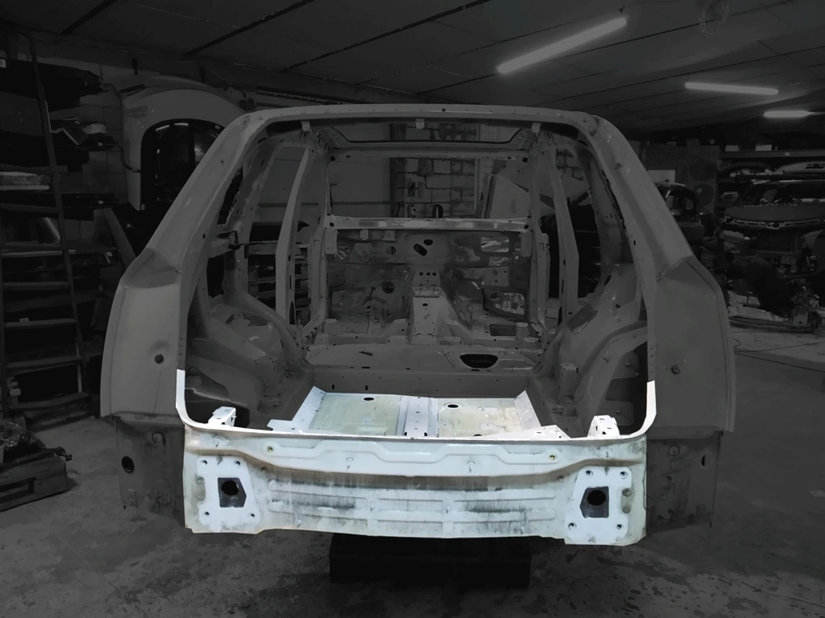 Кузов відрізна частина ззаду панель з частиною підлоги багажного відсіку з лонжеронами Audi Q7 4M0813303B