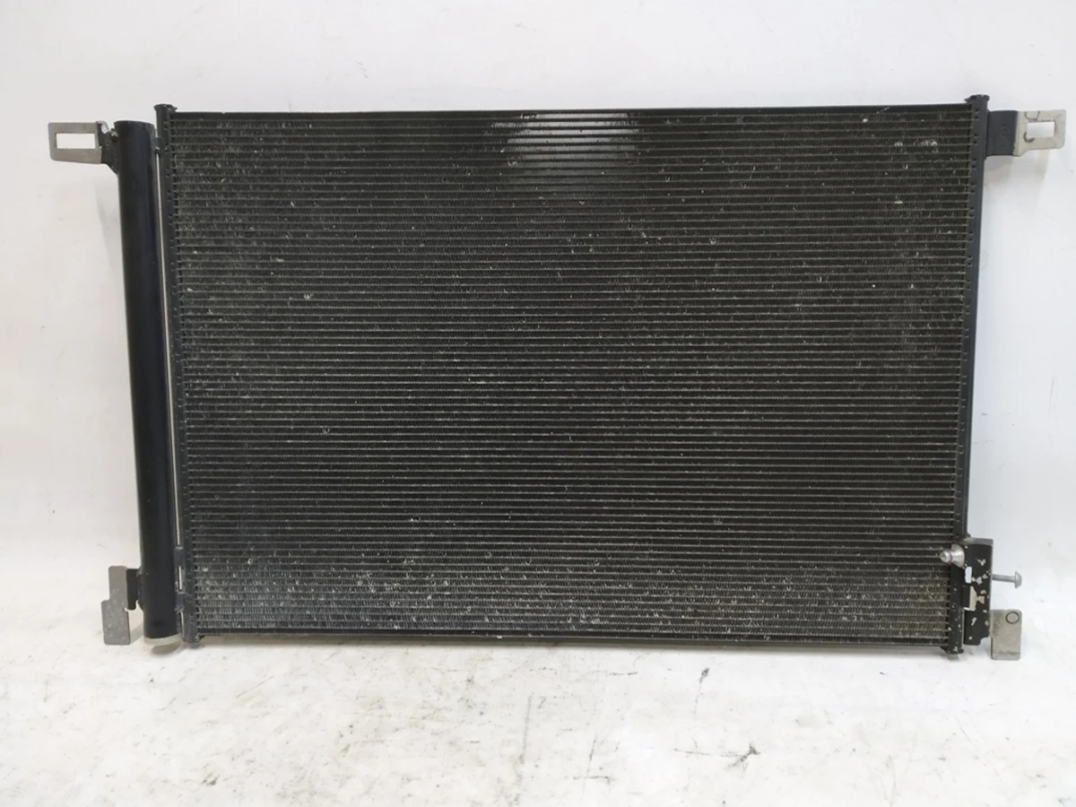 Радіатор (конденсатор) кліматичної установки з ресивером рідкого хладогенту DENSO Audi Q7 4M0816411B