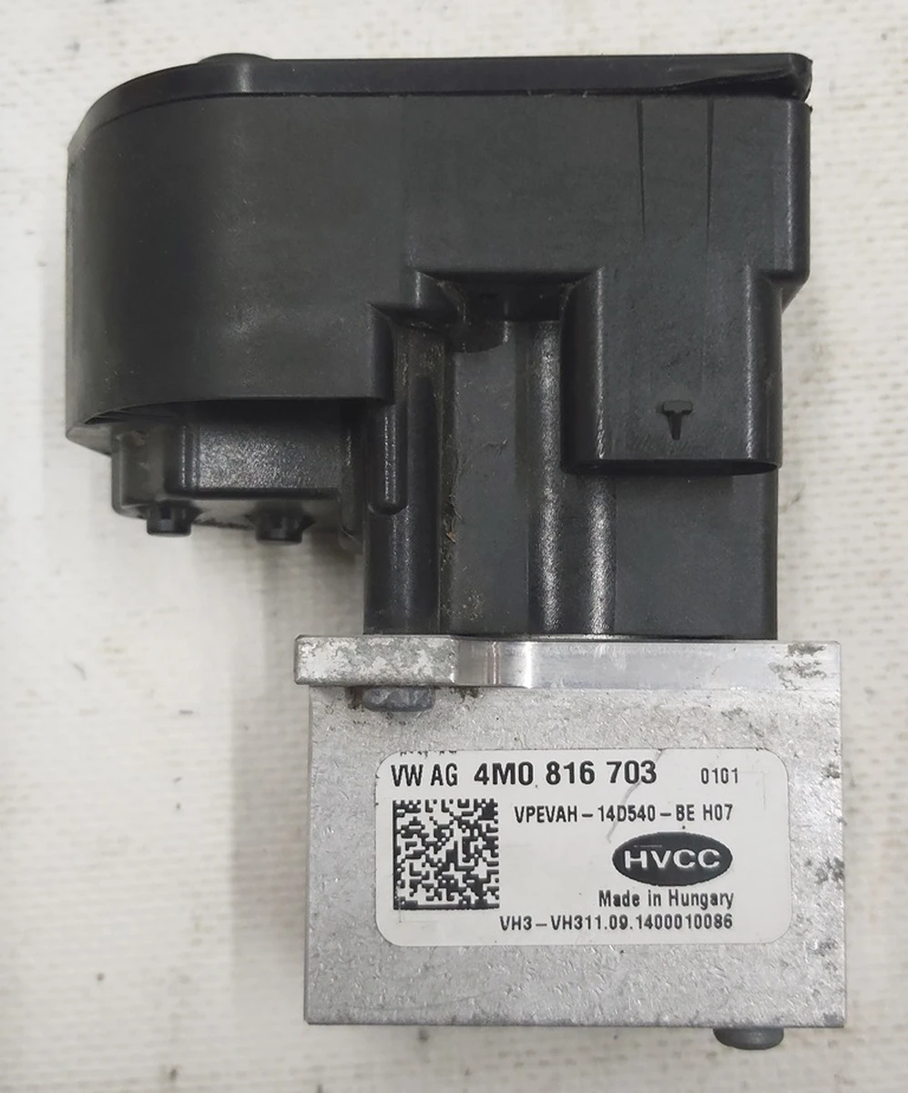 shut-off valve for coolant . D >> - 05.04.2015 Volkswagen E-GOLF 4M0816703