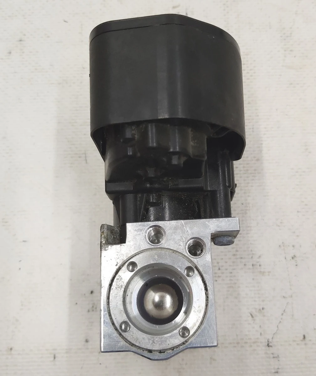 shut-off valve for coolant . D >> - 05.04.2015 Volkswagen E-GOLF 4M0816703