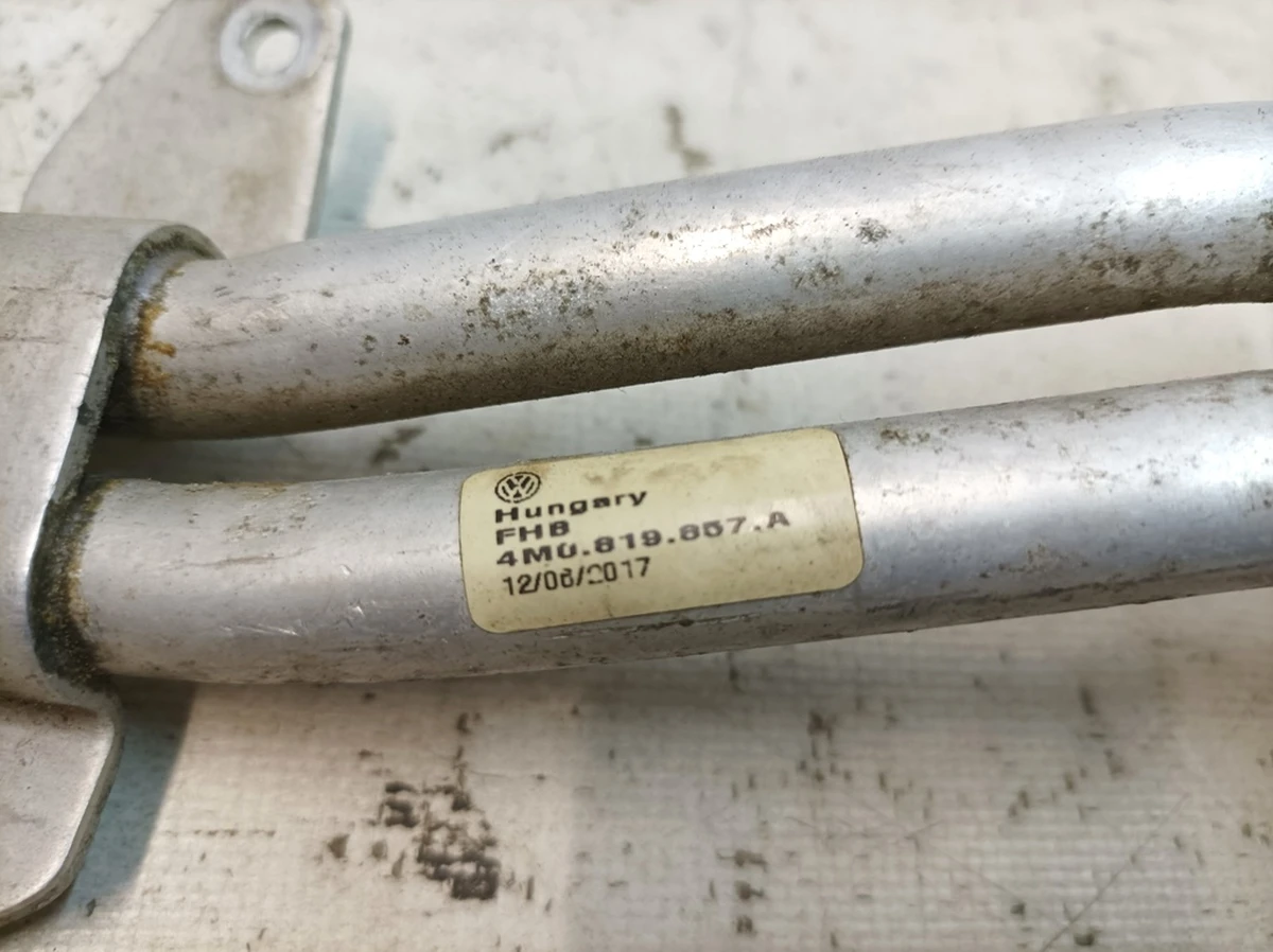 Трубка подвійна системи охолодження Audi Q7 4M0819857A