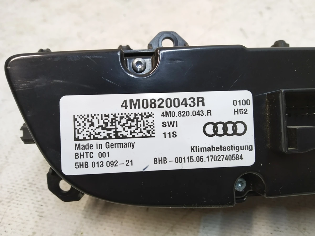 Control and display panel for Climatronic Audi Q7 4M0820043R
