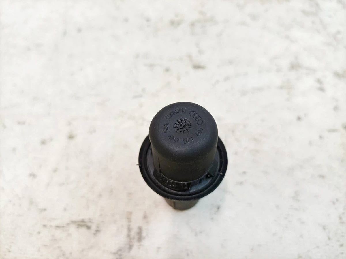 Упор кришки багажника регульований лівий правий Audi Q7 4M0827499