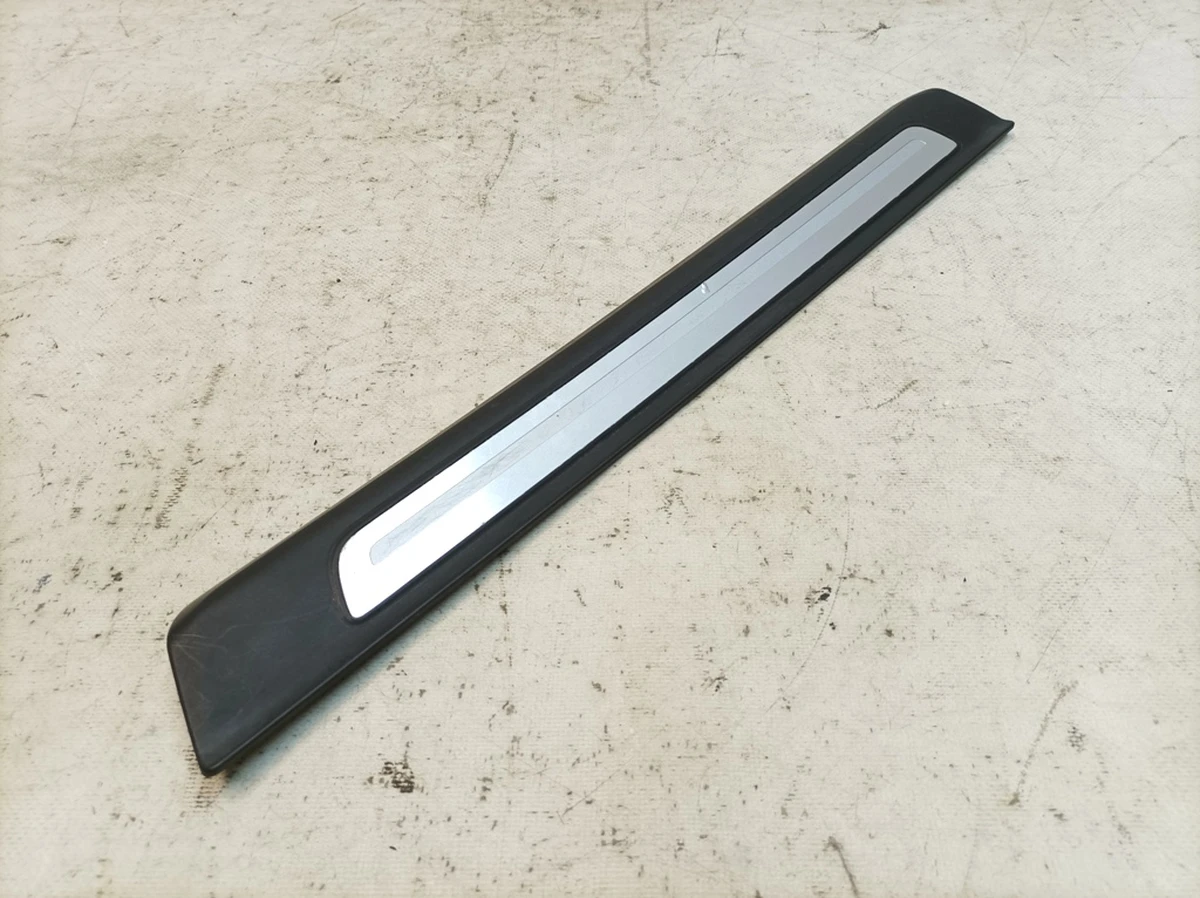 Door sill front left outer damaged Audi Q7 4M0853373A