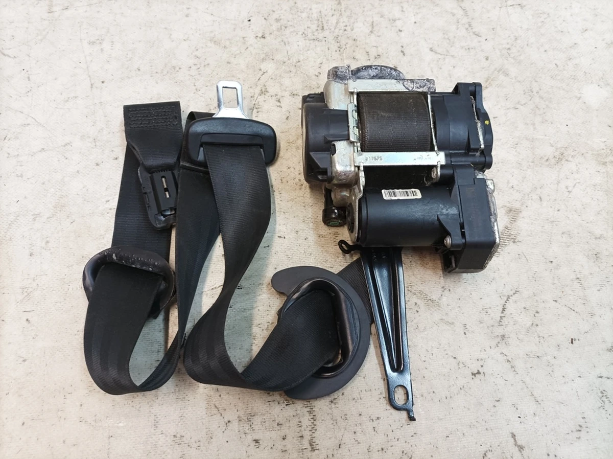 Ремень безопасности трехточечный передний правый с повреждением V04 Audi Q7 4M0857706K