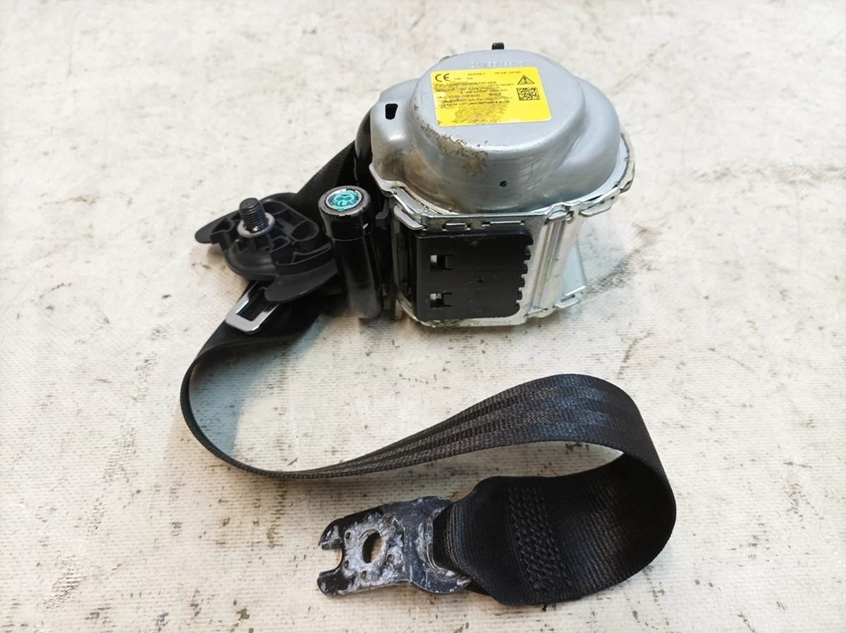 Ремінь безпеки триточковий другого ряду лівий V04 Audi Q7 4M0857805D