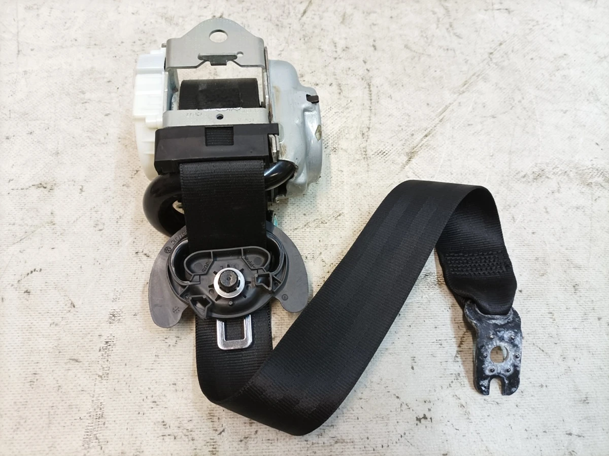 Ремінь безпеки триточковий другого ряду лівий V04 Audi Q7 4M0857805D