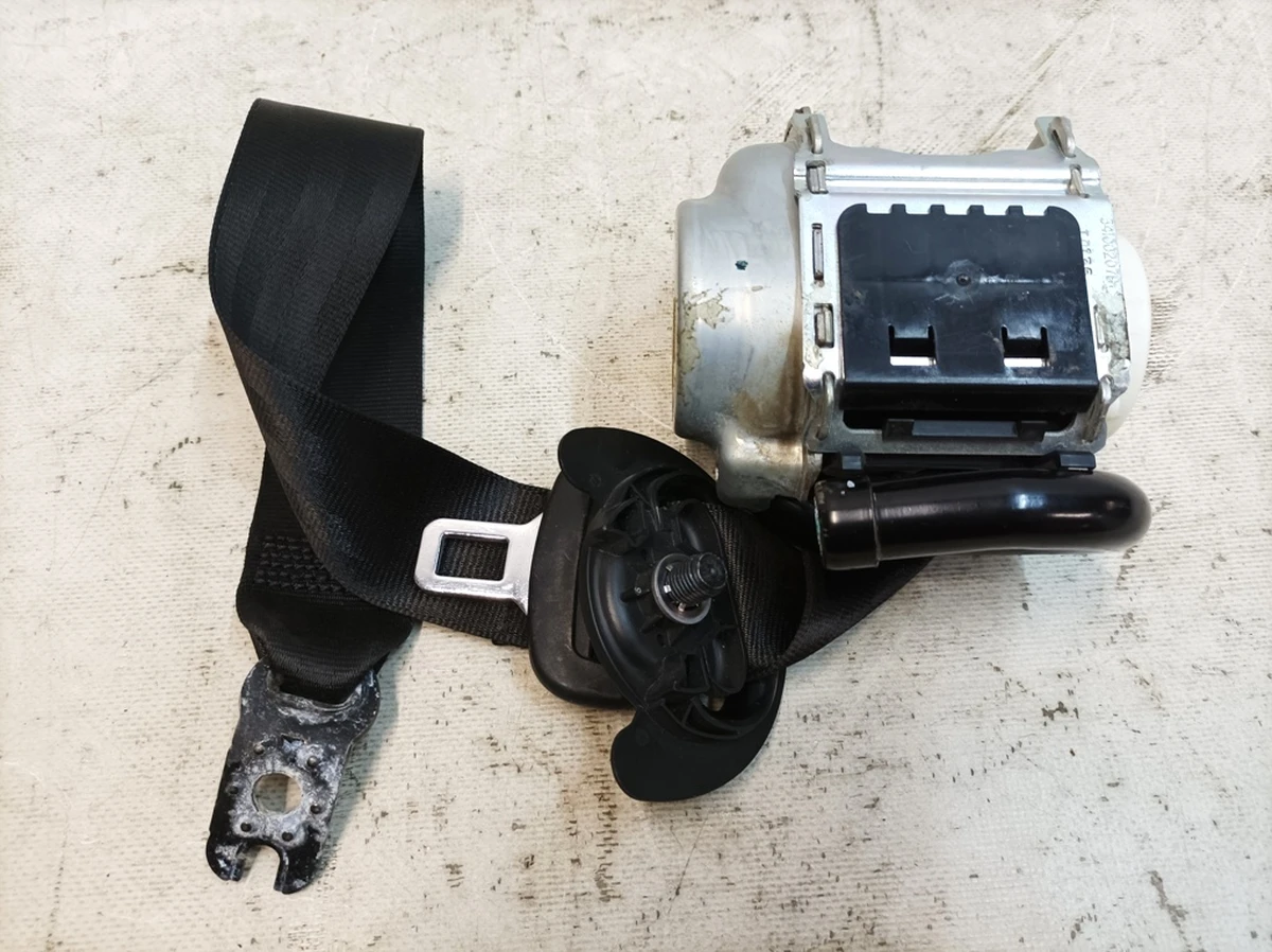 Ремінь безпеки триточковий другого ряду лівий V04 Audi Q7 4M0857805D