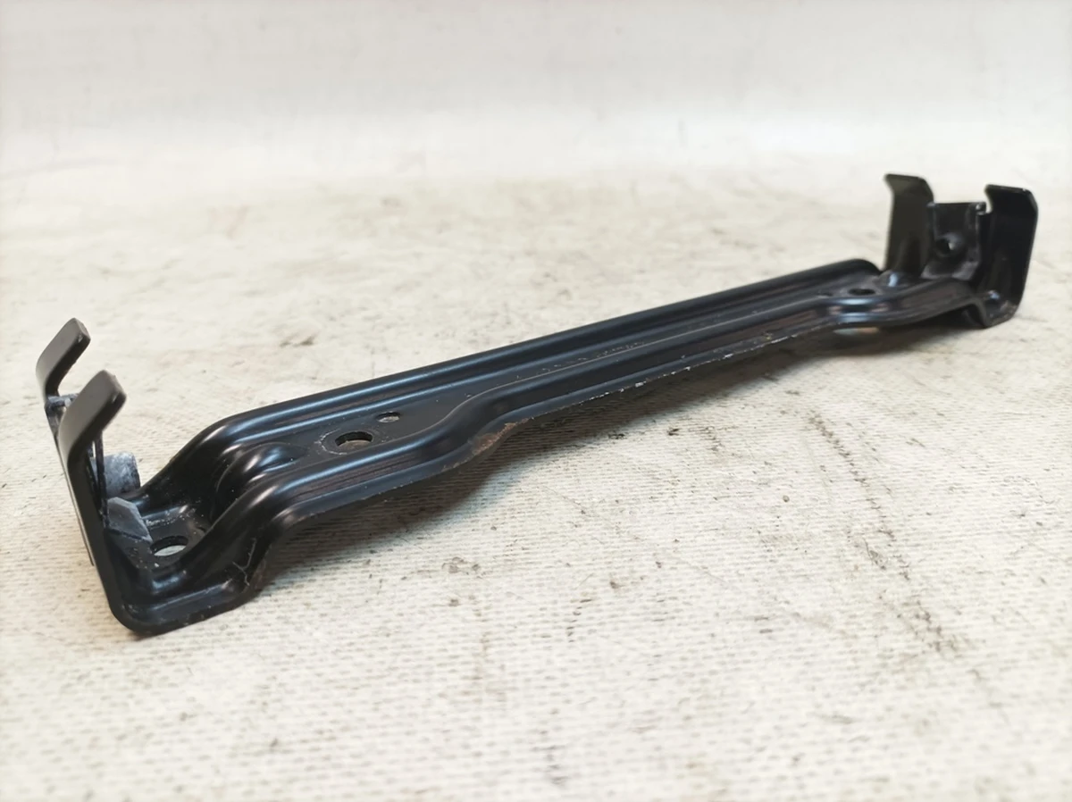 Front center console frame bracket Audi Q7 4M0863345