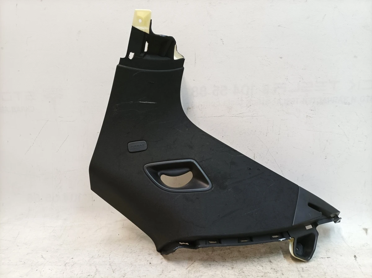 Облицювання стійки D права K23 з пошкодженням тканини Audi Q7 4M0867246B