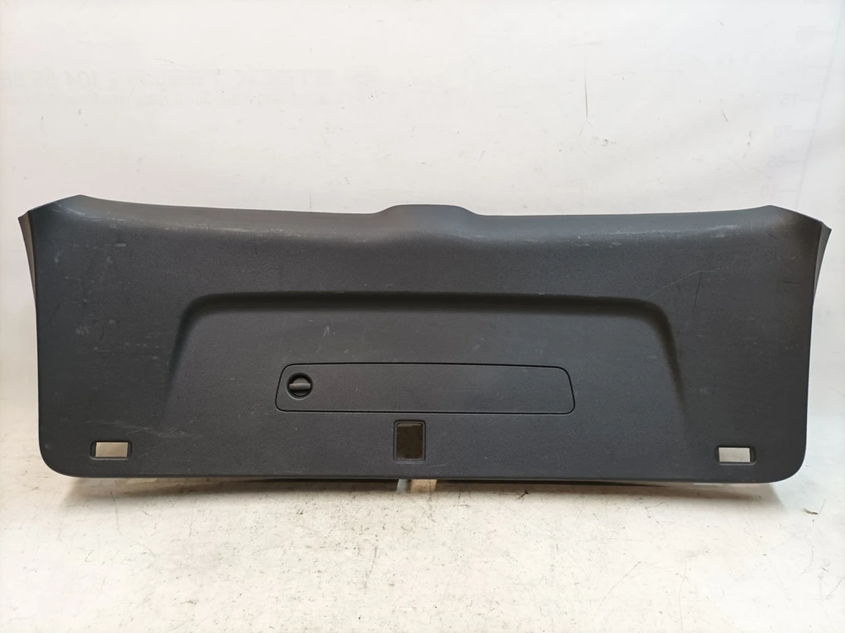 Облицовка крышки багажного отсека Audi Q7 4M0867973G