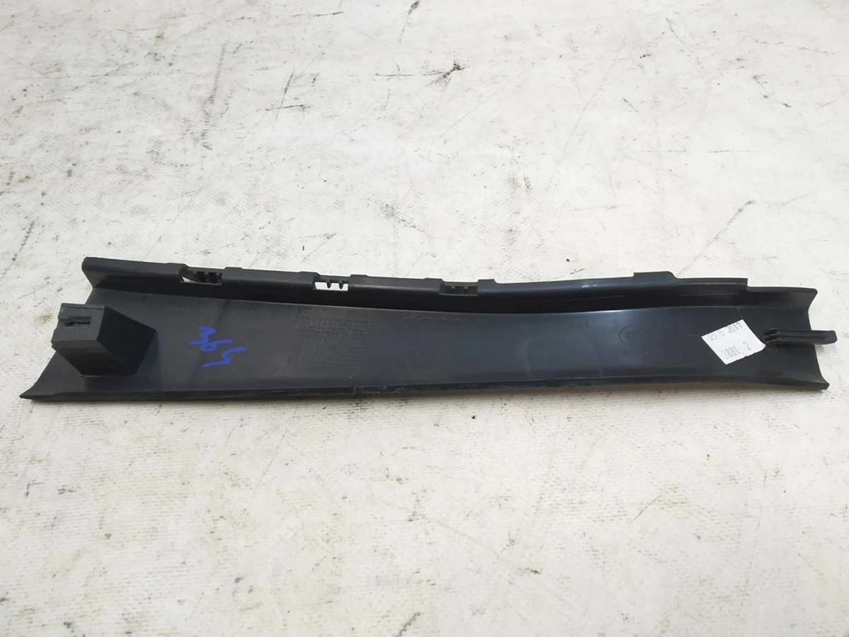 Облицювання стійки А середня ліва Audi Q7 4M0868203