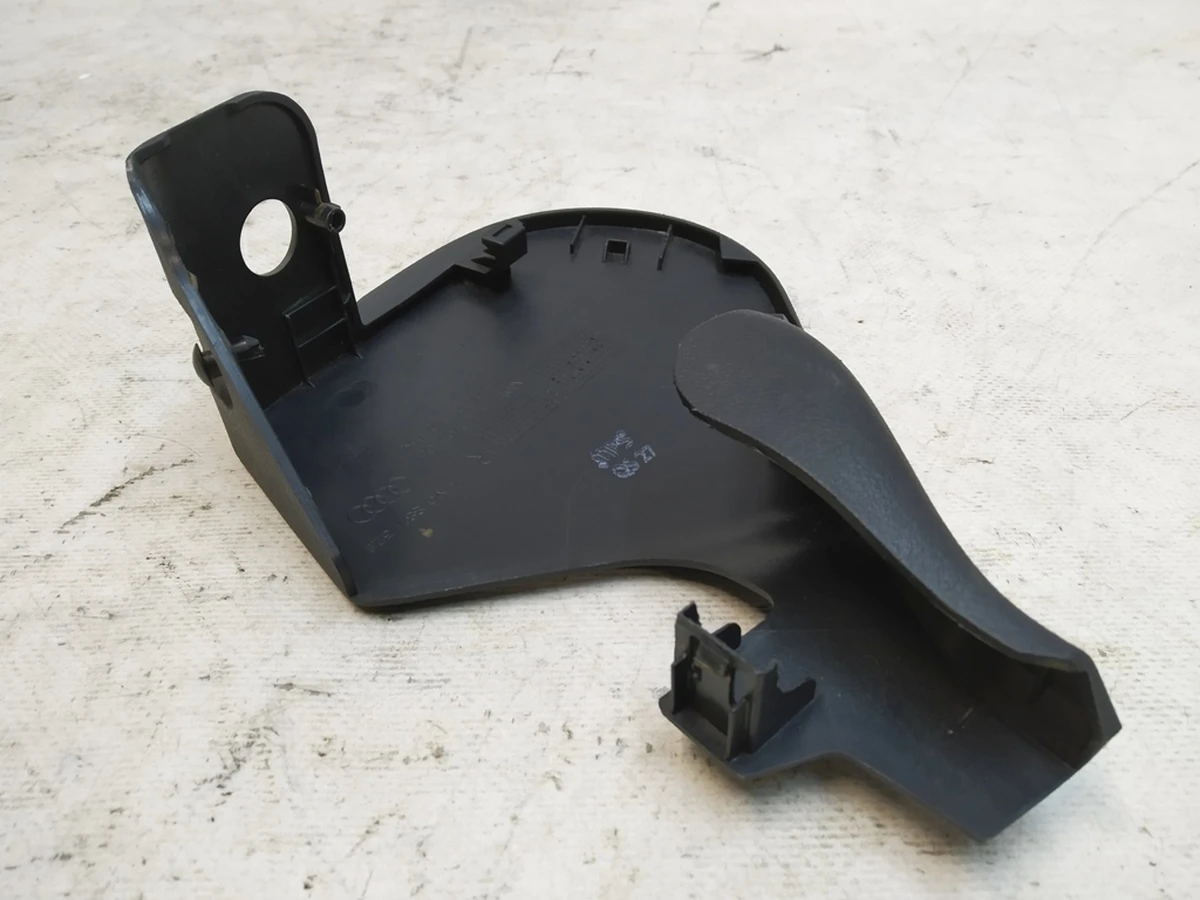 Облицювання каркаса сидіння пасажира внутрішня ліва Audi Q7 4M0881328