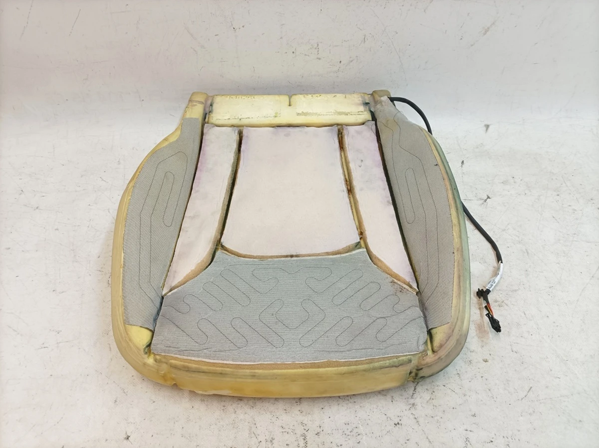 Наполнитель подушки сиденья переднего левого в сборе с подогревом повреждено Audi Q7 4M0881361A