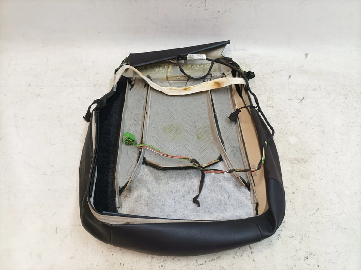 Оббивка сидіння переднього лівого шкіра/позов.шкіра QJH Twin soul з нагрівальним елементом з пошкодженням Audi Q7