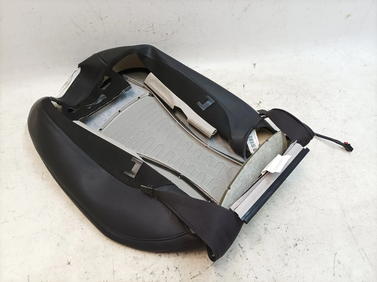 Оббивка спинки сидіння переднього правого шкіра/позов.шкіра QJH Twin soul з нагрівальним елементом з пошкодженням Audi Q7