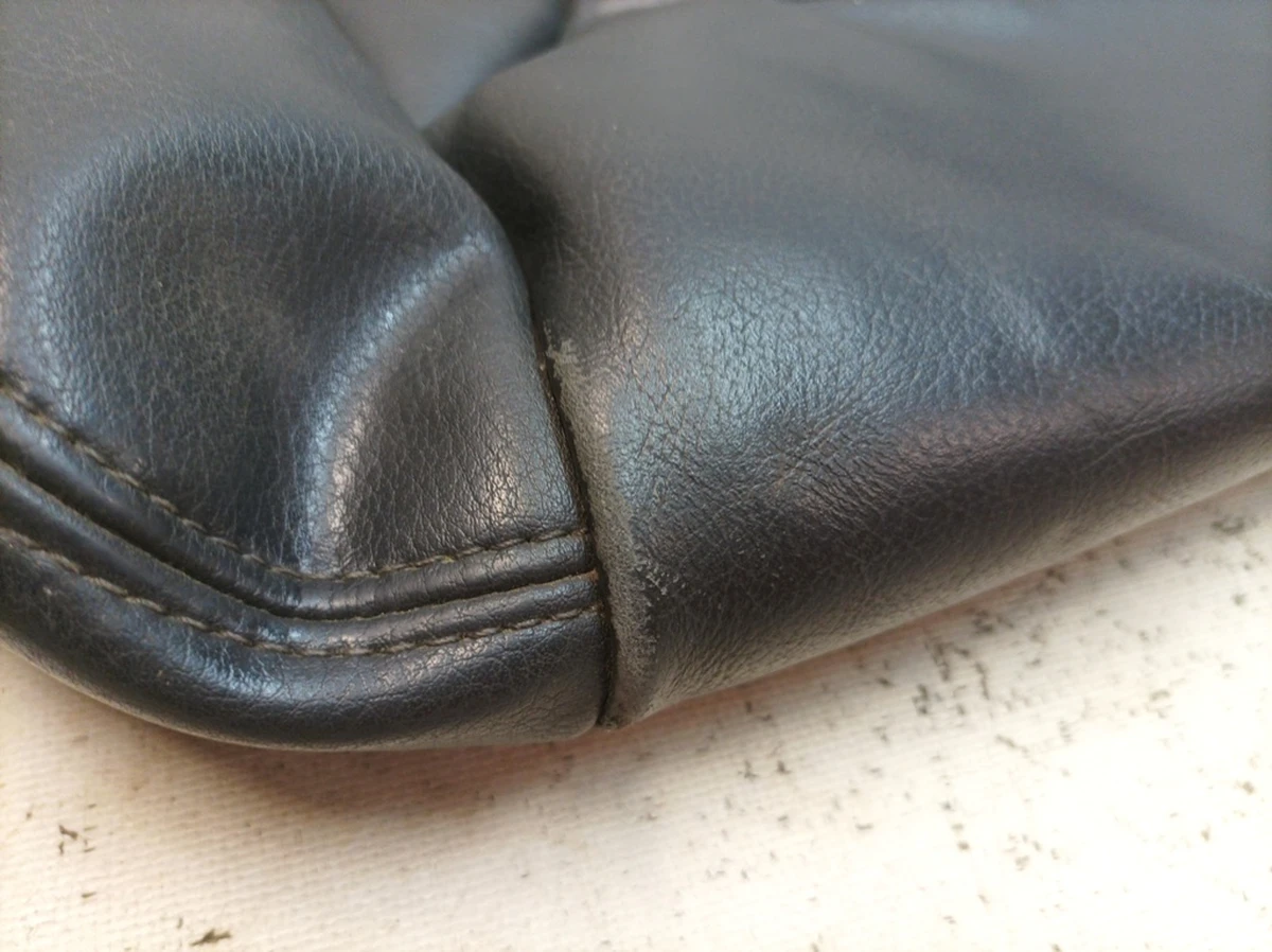 Оббивка подушки сидіння другого ряду права (шкіра/позов. шкіра) QJH soul з пошкодженням Audi Q7 4M0883406B