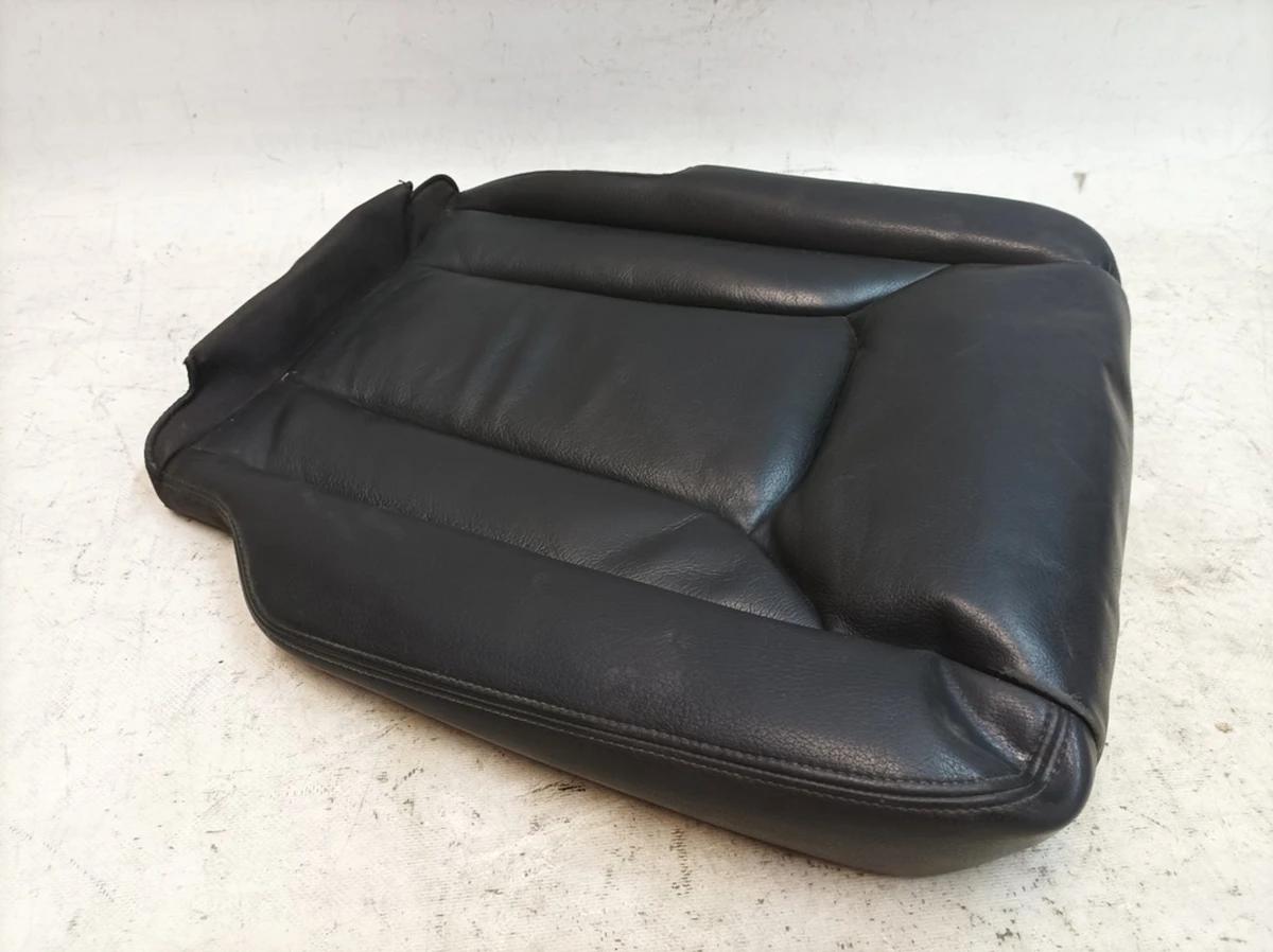 Оббивка подушки сидіння другого ряду права (шкіра/позов. шкіра) QJH soul з пошкодженням Audi Q7 4M0883406B