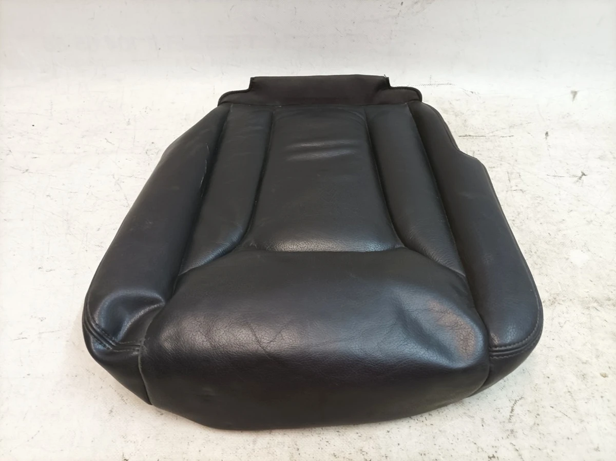 Оббивка подушки сидіння другого ряду права (шкіра/позов. шкіра) QJH soul з пошкодженням Audi Q7 4M0883406B