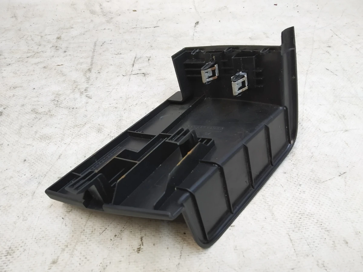 Накладка каркаса сидіння другого ряду внутрішня ліва Audi Q7 4M0883685E