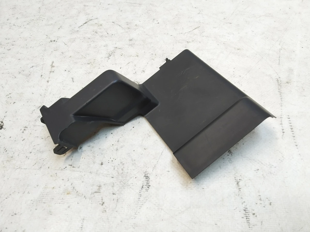 Накладка каркаса сидіння другого ряду внутрішня передня Audi Q7 4M0883689C