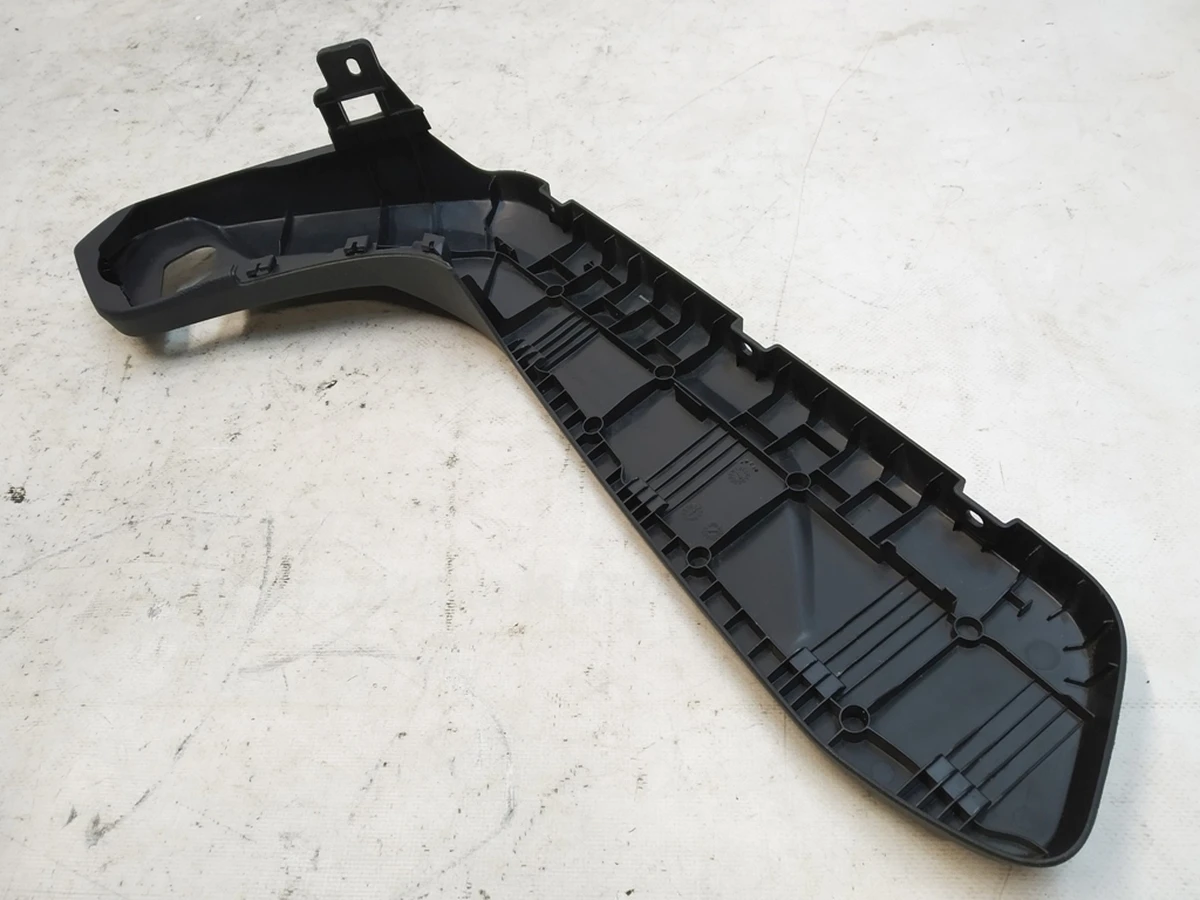 Audi Q7 second row seat frame cover 4M0883858B